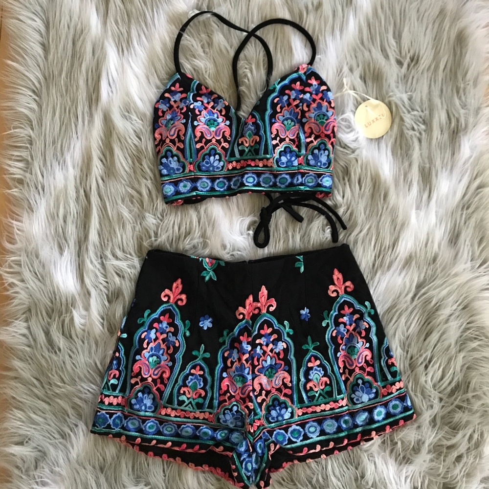 NWT Embroidered Two-Piece Set